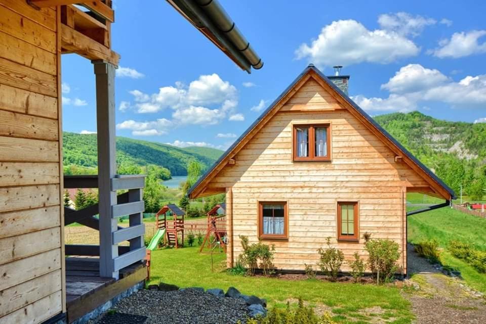 Domki Caloroczne Domkowstwo Bobrka Exterior foto